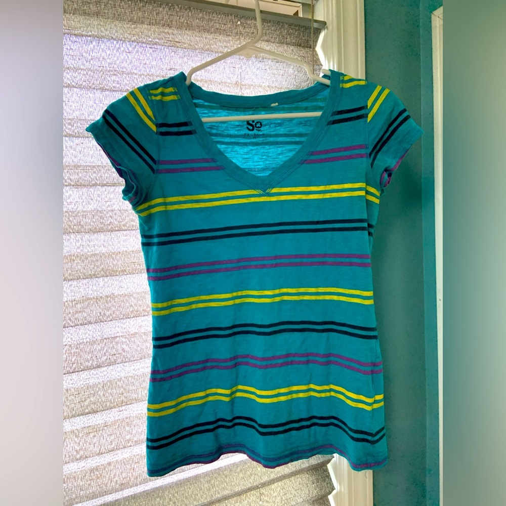 Kohl’s SO brand t-shirt. size medium.